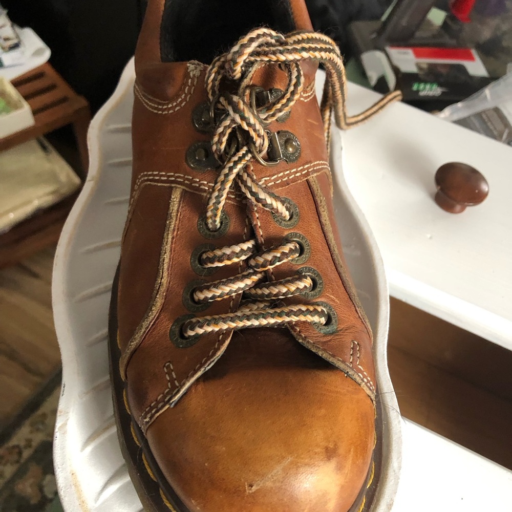 Mens 6 OR Womens 8.5 Dr Martens Brown Leather Shoe